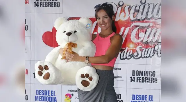 Debuta con salseros. 