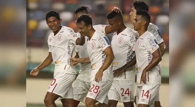 Universitario lidera el partido. Universitario lidera el partido.