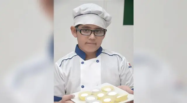 Coloca la masa en una bandeja e ingrésalo al horno por 15 minutos a 180°C. Deja enfriar y comenzar a rellenar con manjar blanco. Coloca la masa en una bandeja e ingrésalo al horno por 15 minutos a 180°C. Deja enfriar y comenzar a rellenar con manjar blanco.