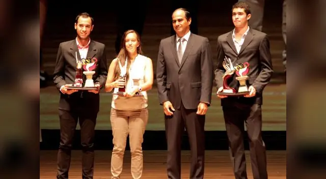 Mario Cuba, Katherine Winder y Diego Elías campeones en squash y badmintong. Mario Cuba, Katherine Winder y Diego Elías campeones en squash y badmintong.