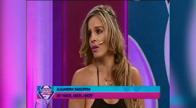 Rubia lució sensual vestido en 'Amor, amor, amor' Rubia lució sensual vestido en 'Amor, amor, amor'