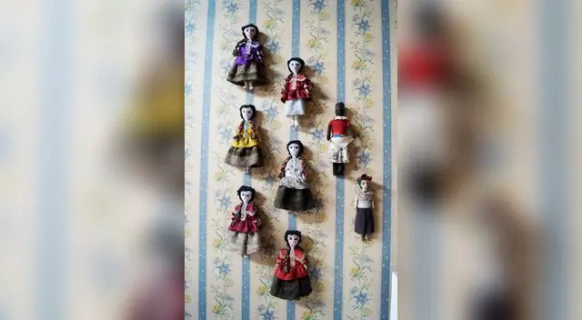 Muñecas de trapo de la mujer andina.