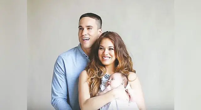 Están felices con su engreída y son unos orgullosos padres.