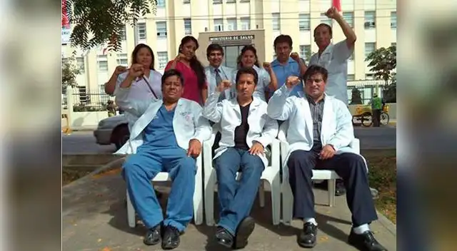 Galenos protestando.