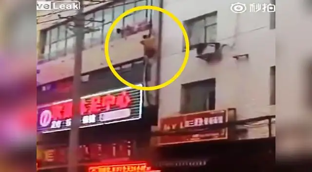 El sujeto se encontraba completamente desnudo.