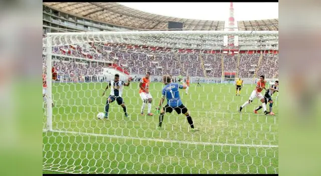 La jugada del empate de Alianza, con Pajoy intentando conectar la pelota y distrayendo al arquero Libman