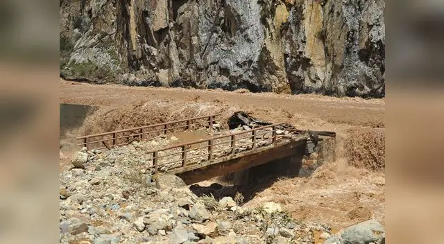 Ola de huaicos por fenómeno del Niño.