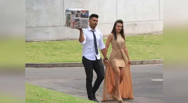 Brasileño llegando a la ceremonia con Cachaza