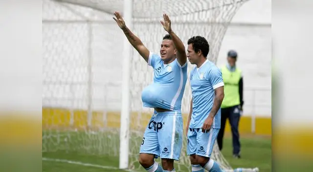 Asi en forma especial Marcio Valverde celebró su gol