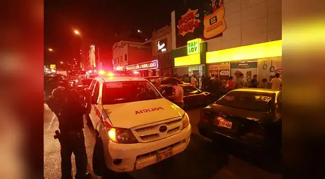 Amenazaron a trabajadores y padres que estaban con sus hijos.