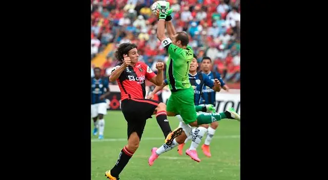 Tras choque con arquero del Independiente del Valle estuvo 15 minutos insconciente