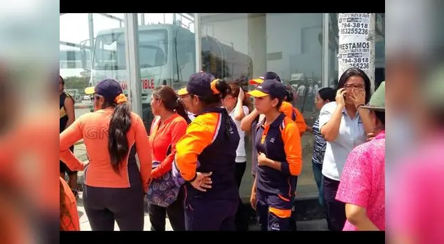 Se confirmó que el muerto continúa dentro del grifo Repsol. 