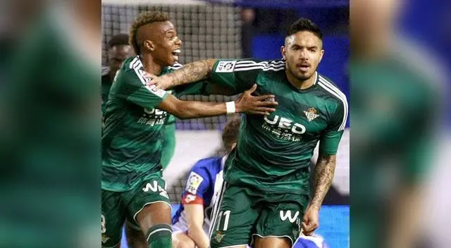 Juan Manuel Vargas figura en el once ideal junto a Lionel Messi. Juan Manuel Vargas figura en el once ideal junto a Lionel Messi.