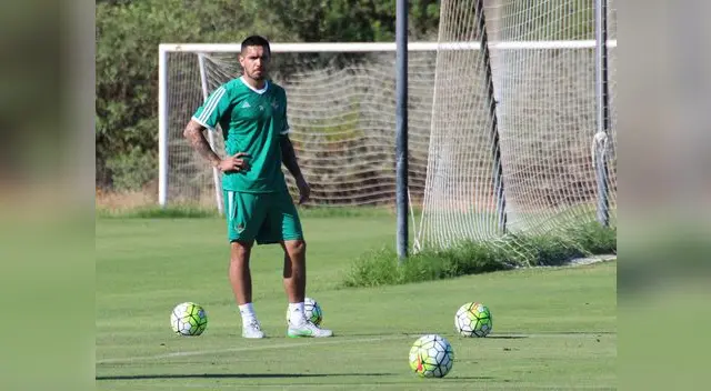 Vargas entrenó para el encuentro del domingo ante el Granada