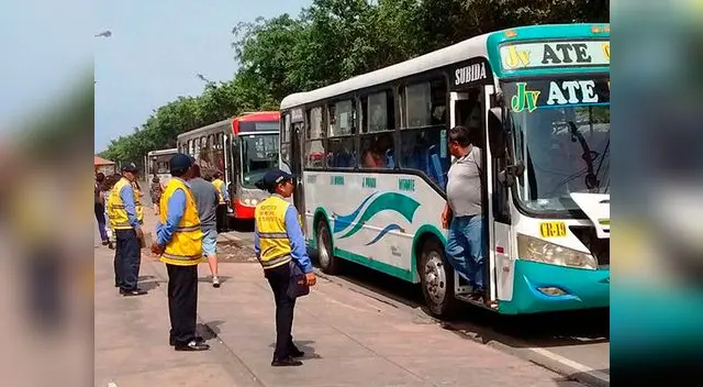 Un inspector fue herido y fue llevado a un nosocomio.