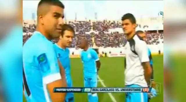 Jugadores permanecieron en el campo por varios minutos