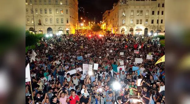 PNP resguarda alrededores de la Plaza San Martín. PNP resguarda alrededores de la Plaza San Martín.