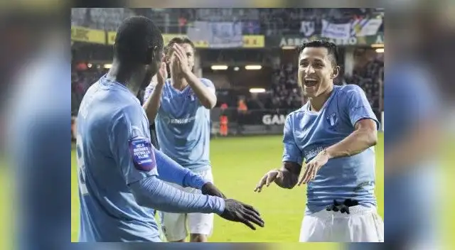 El lateral izquierdo yotún festeja por el logro de su equipo