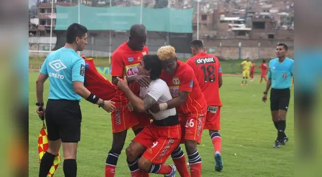 Festejo efusivo de Ferreira al marcar el segundo y de la victoria para Huancayo Festejo efusivo de Ferreira al marcar el segundo y de la victoria para Huancayo