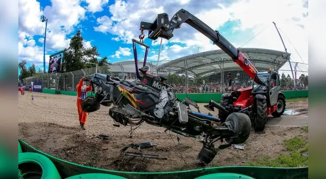 Así quedó el auto del piloto de Fernando Alonso. Casi no la cuenta Así quedó el auto del piloto de Fernando Alonso. Casi no la cuenta