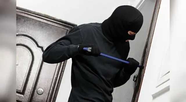 Policía estima que los robos y hurtos a casas aumentan en 30% durante los feriados.