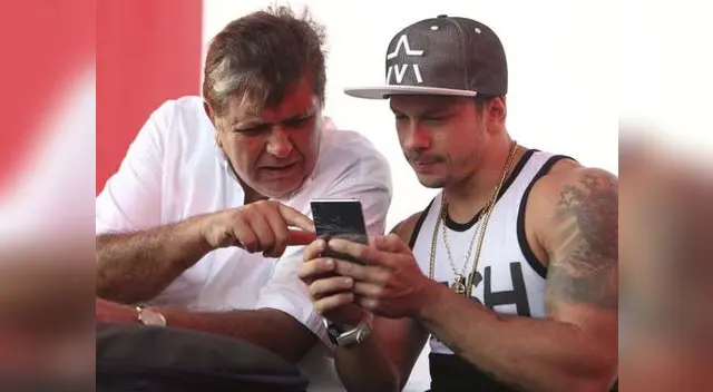 Alan en aprietos por video en Agua Dulce.