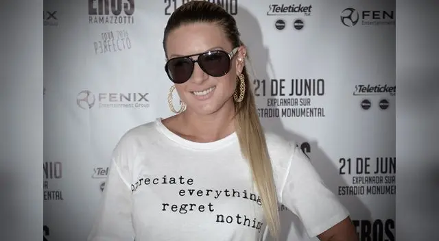 Se solidariza con modelo