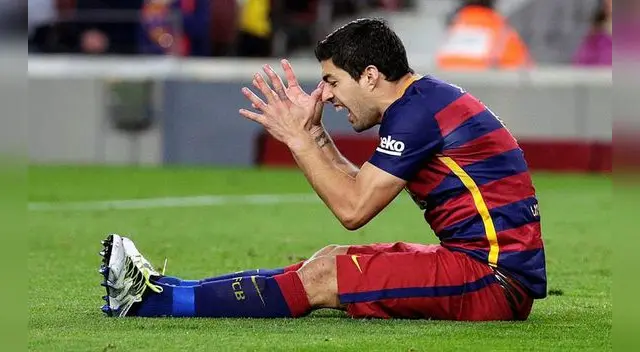 Luis Suárez se lamenta tras la derrota ante el Real Madrid Luis Suárez se lamenta tras la derrota ante el Real Madrid