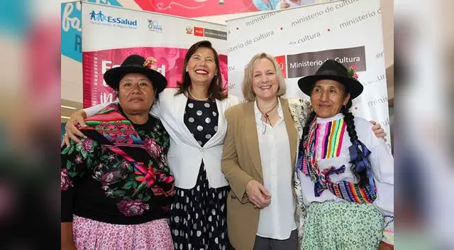 Dentro de la campaña de humanización de EsSalud Dentro de la campaña de humanización de EsSalud