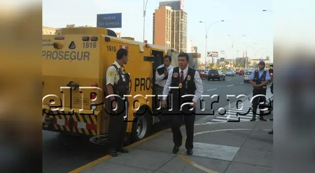 Policía minutos despué del robo Policía minutos despué del robo