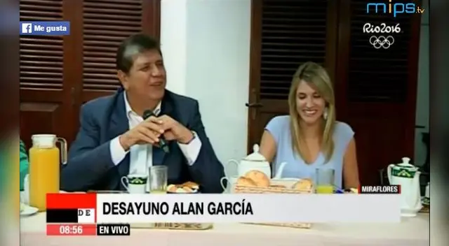 Alan garcía estuvo acompañado de sus hijos en el desayuno electoral Alan garcía estuvo acompañado de sus hijos en el desayuno electoral