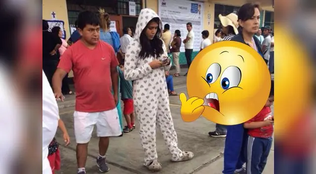 Joven acudió a votar vestida de esta forma. Joven acudió a votar vestida de esta forma.