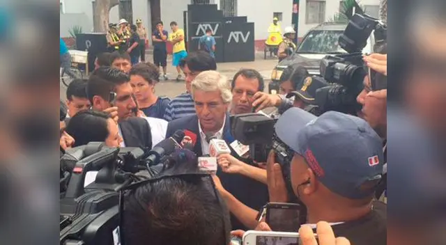 Pidio a mujeres votar con la mente y el corazón