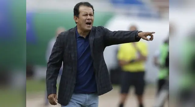 Enérgico para respaldar su trabajo y a sus jugadores Enérgico para respaldar su trabajo y a sus jugadores