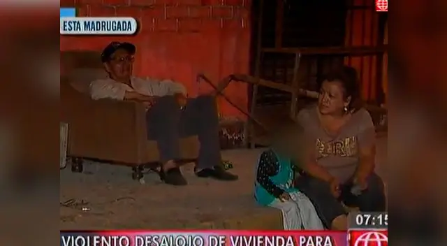 Familia Díaz Iparraguirre quedo en la calle tras desalojo  