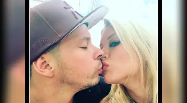 Celebraron su estadía con un tierno beso Celebraron su estadía con un tierno beso