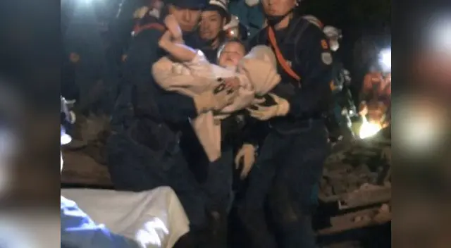 Autoridades lanzaron una alerta de tsunami que horas después fue levantada sin causar daños.