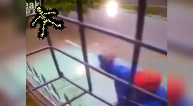 El sujeto cayó tendido en el suelo tras la descarga. El sujeto cayó tendido en el suelo tras la descarga.