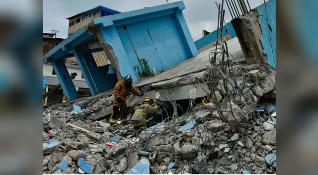 Trabajos de rescate continúan en zona de desastre Trabajos de rescate continúan en zona de desastre