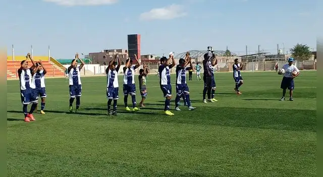 Saludando a sus parciales en el Sequiscentenario Saludando a sus parciales en el Sequiscentenario