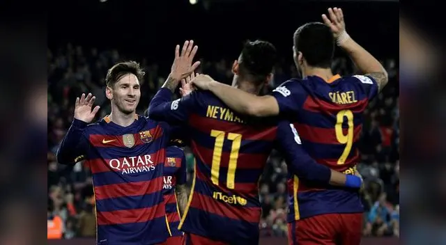 Este tridente: Messi, Suárez y Neymar  festeja sus goles marcados al Gijón FOTO: EFE
