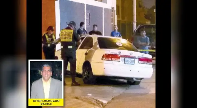 Vehículo embistió a peatones y se estrelló contra pared Vehículo embistió a peatones y se estrelló contra pared