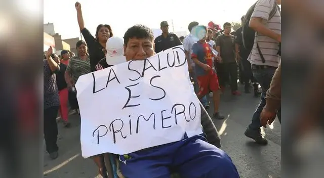 Vecinos exigen priorizar en salud de pobladores. 