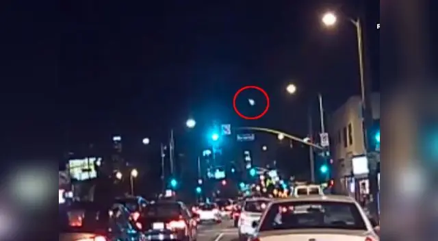 El avistamiento fue captado por las cámaras de un vehículo El avistamiento fue captado por las cámaras de un vehículo