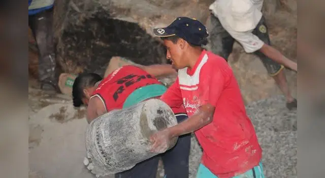 Meta es construir escalera de 100 metros lineales Meta es construir escalera de 100 metros lineales