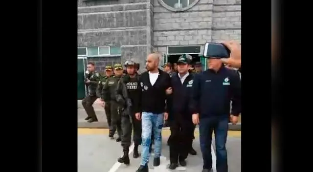 Caracol con autoridades peruanas Caracol con autoridades peruanas