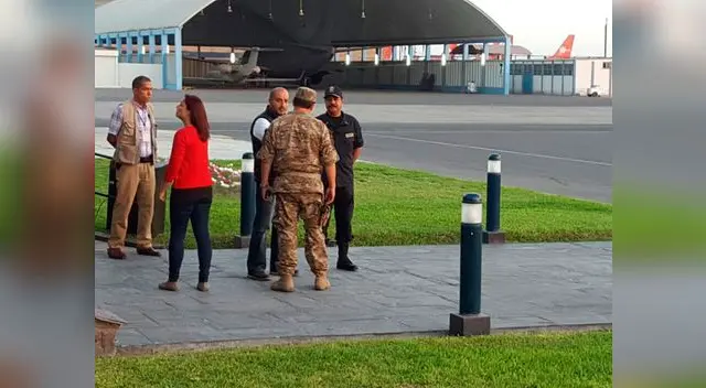 Ministro en pista de espera