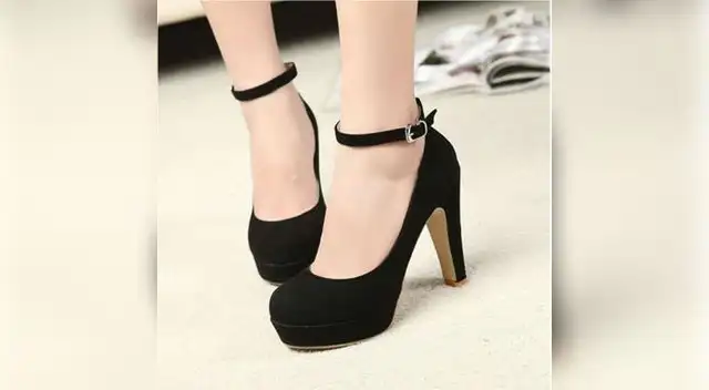 Los tacones con correa dan mayor estabilidad.