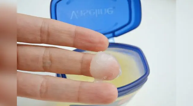 Aprovecha todos los usos de la vaselina para realzar la belleza.