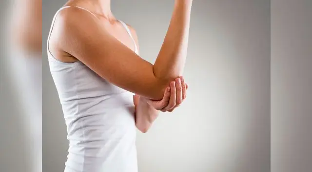 Y si te aplicas vaselina en los codos te quedaran súper suaves